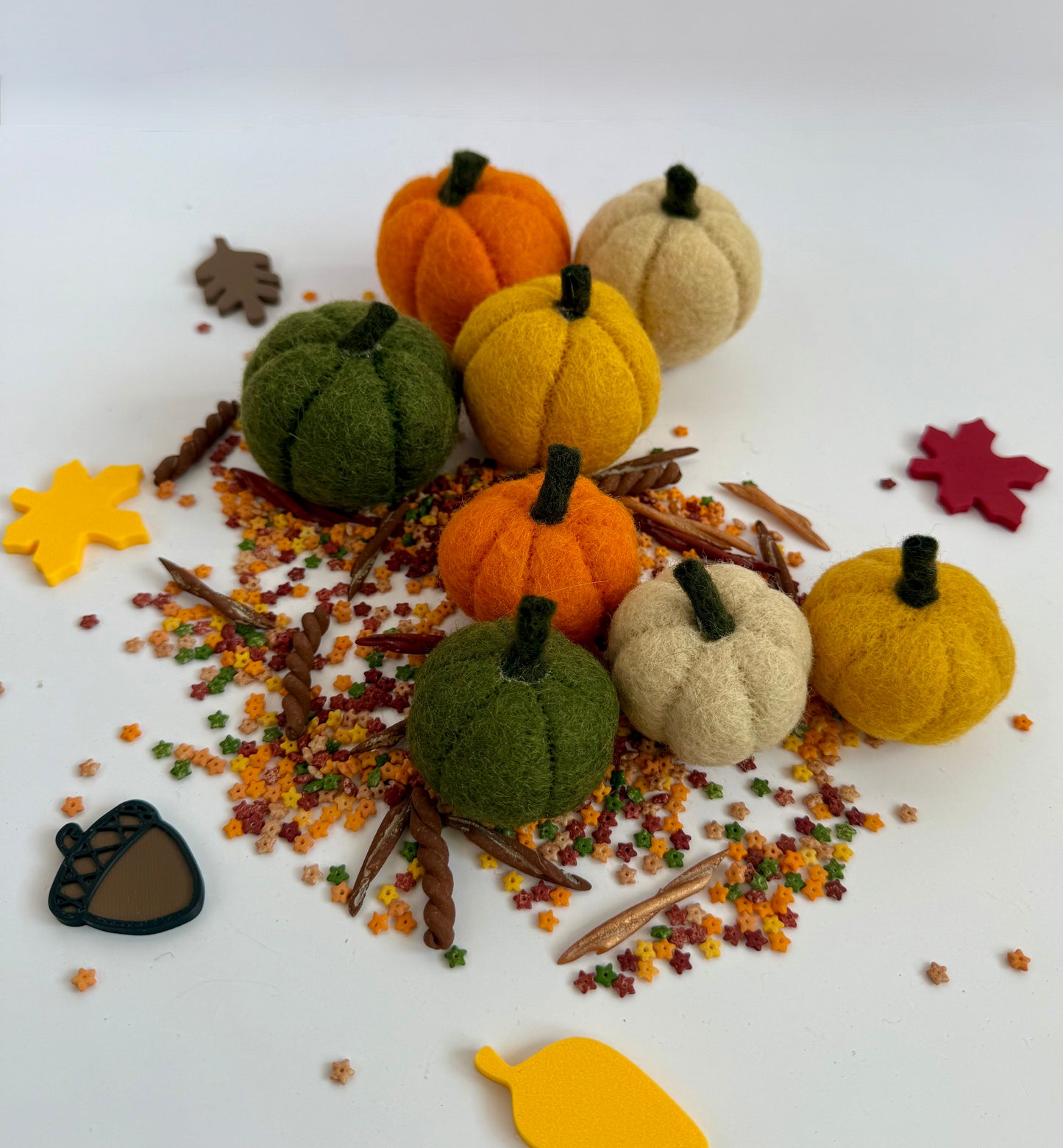 Felt pumpkins