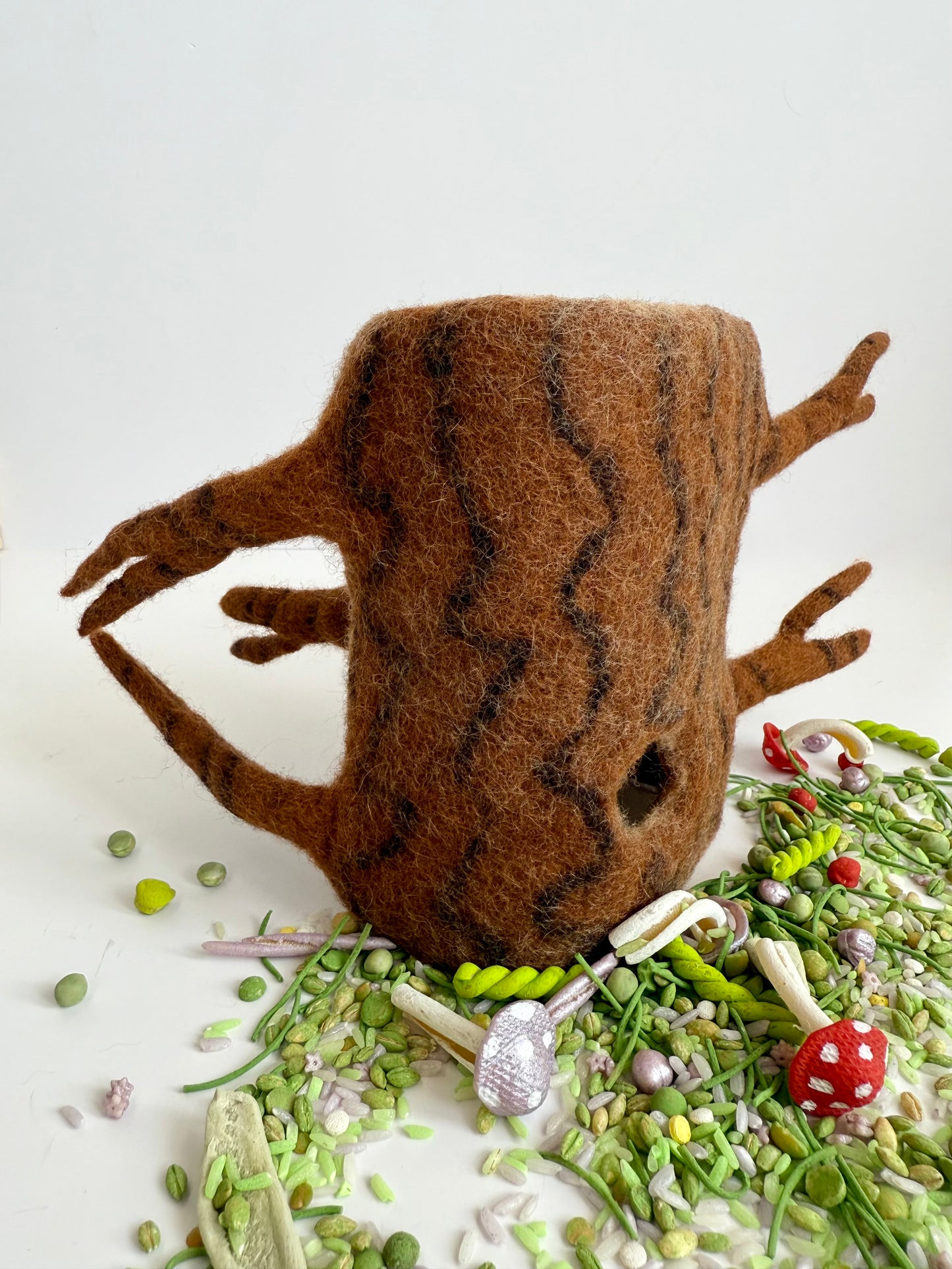 Large Hollow felt tree