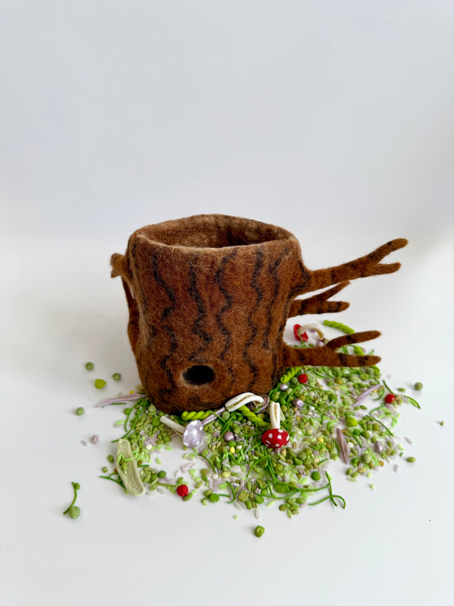 Large Hollow felt tree