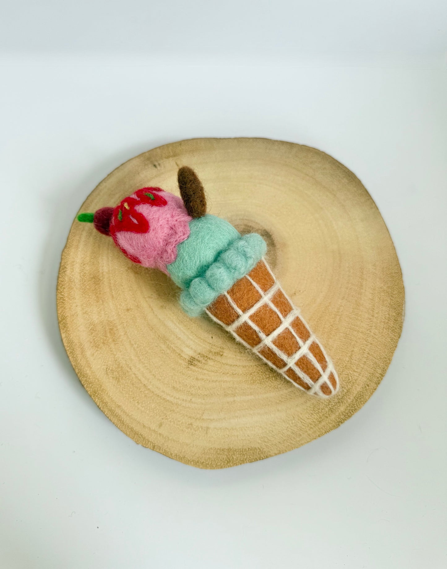 Felt double scoop ice cream