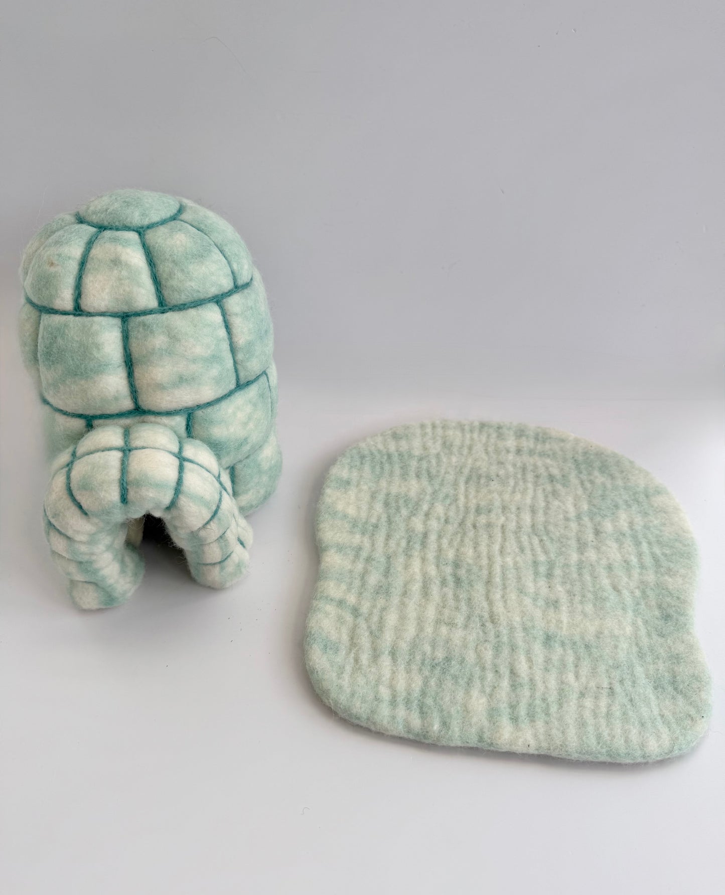 Felt igloo