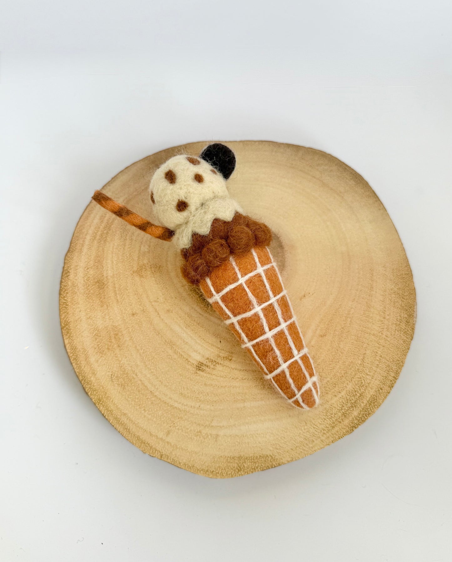 Felt double scoop ice cream