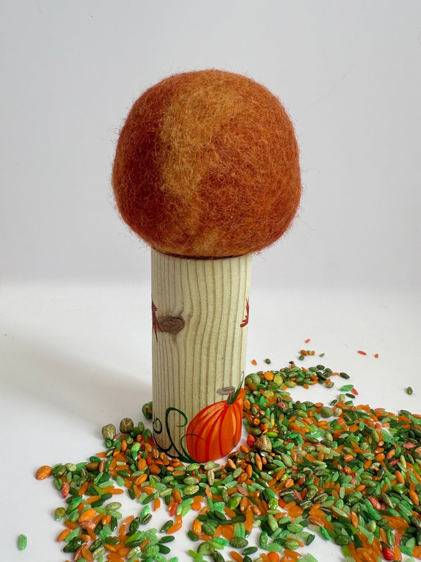Pumpkin detailed felt tree