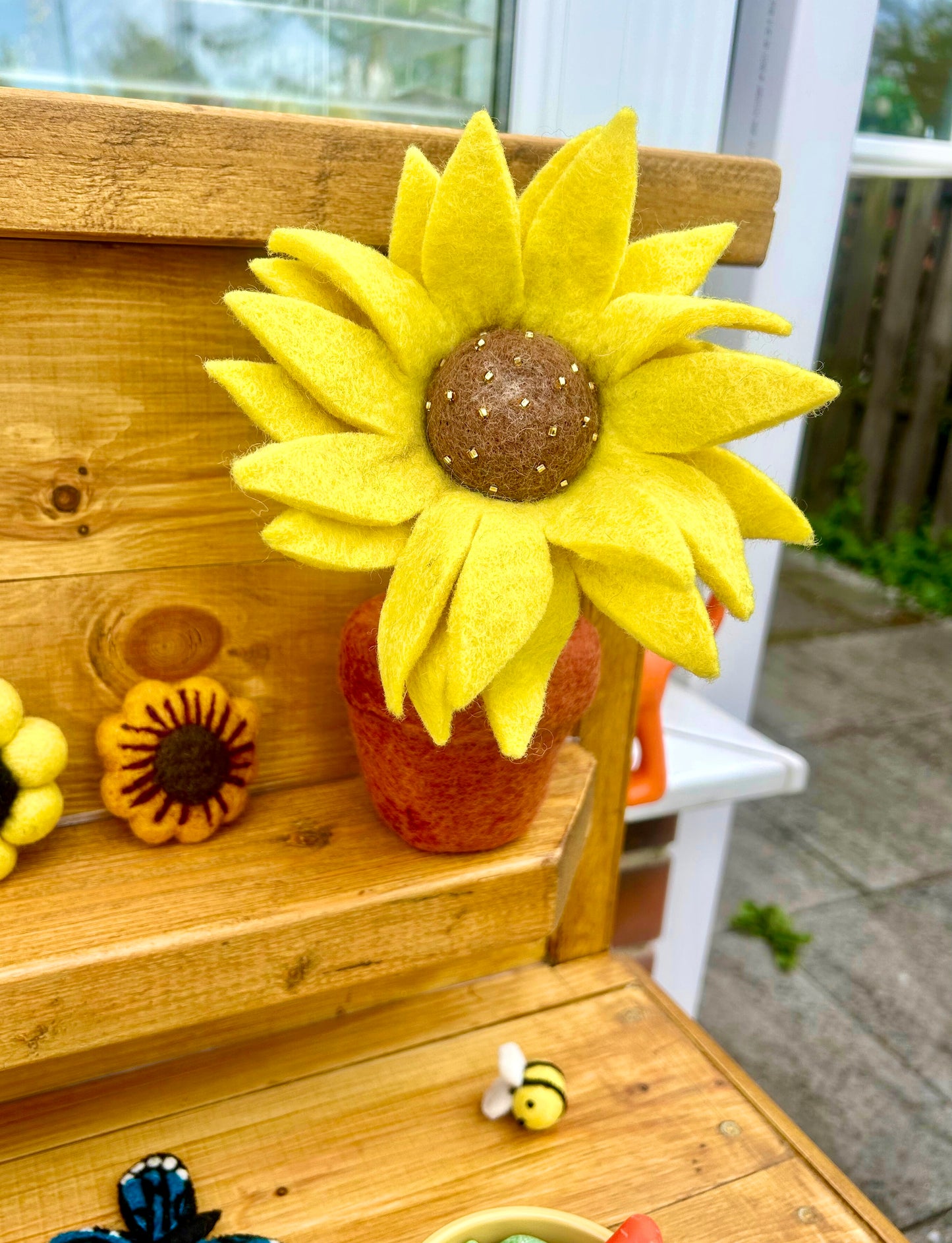 Felt sunflower