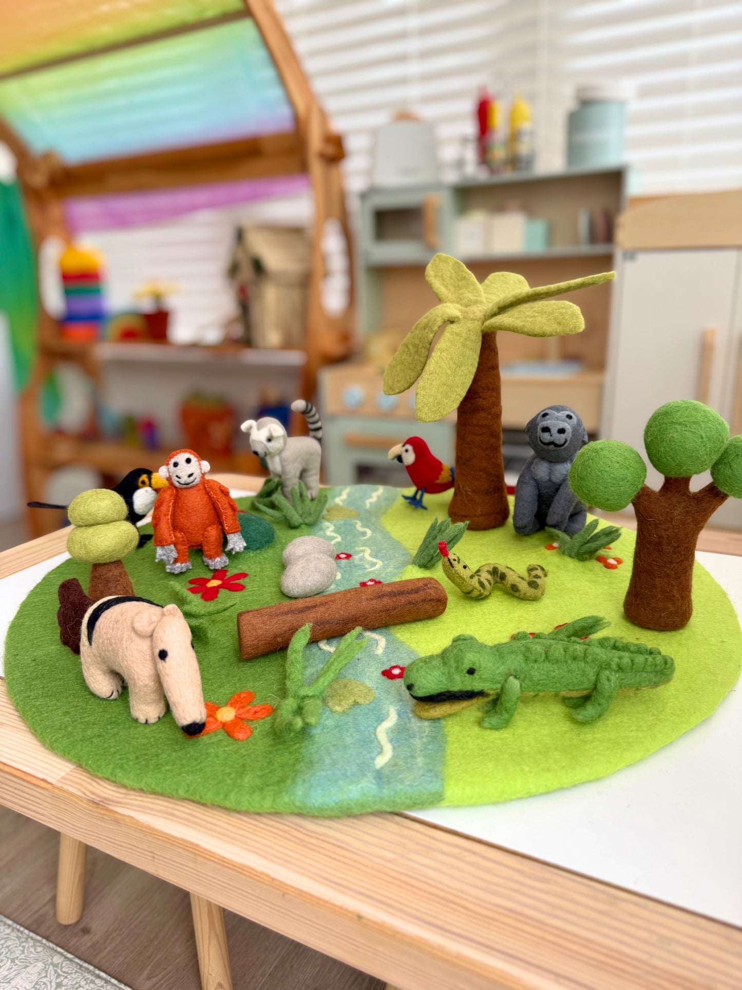 Felt jungle play mat