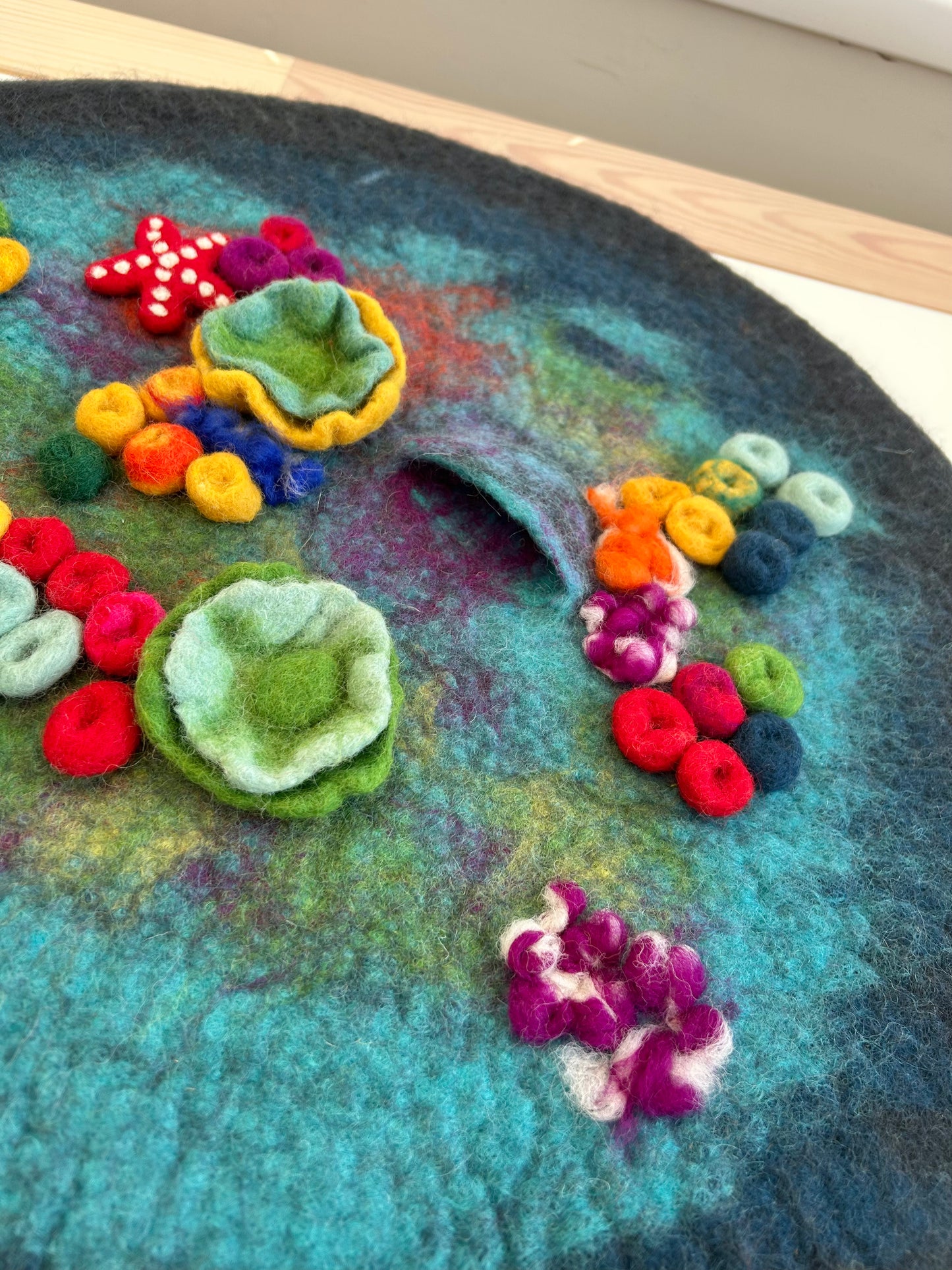 Ocean coral mat