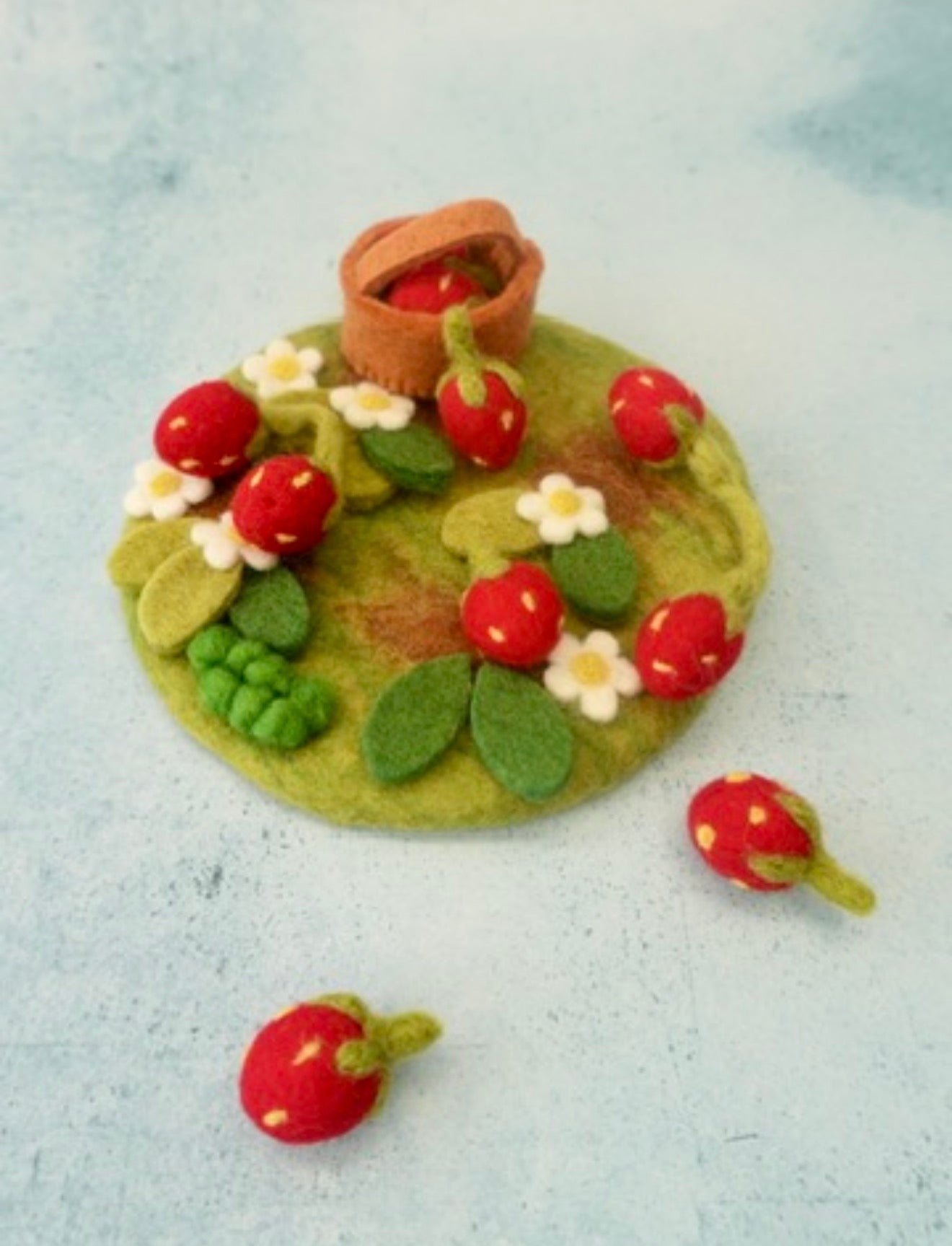 Felt Strawberry picking mini play mat