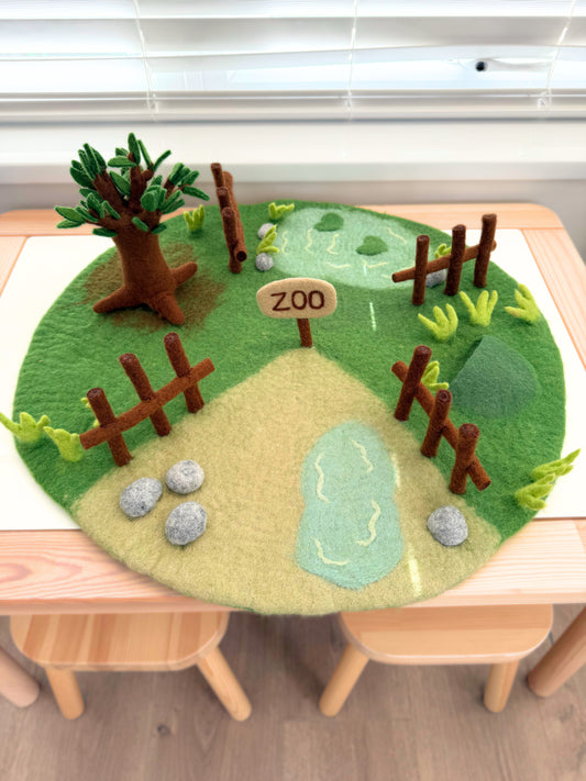 Felt zoo playmat