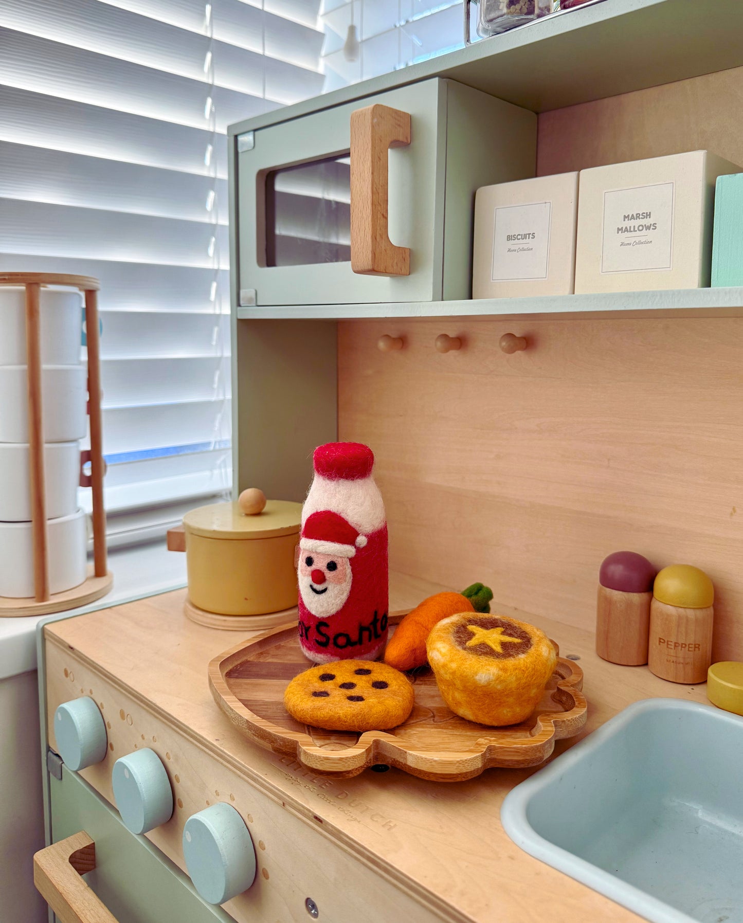 Santas felt Christmas treats