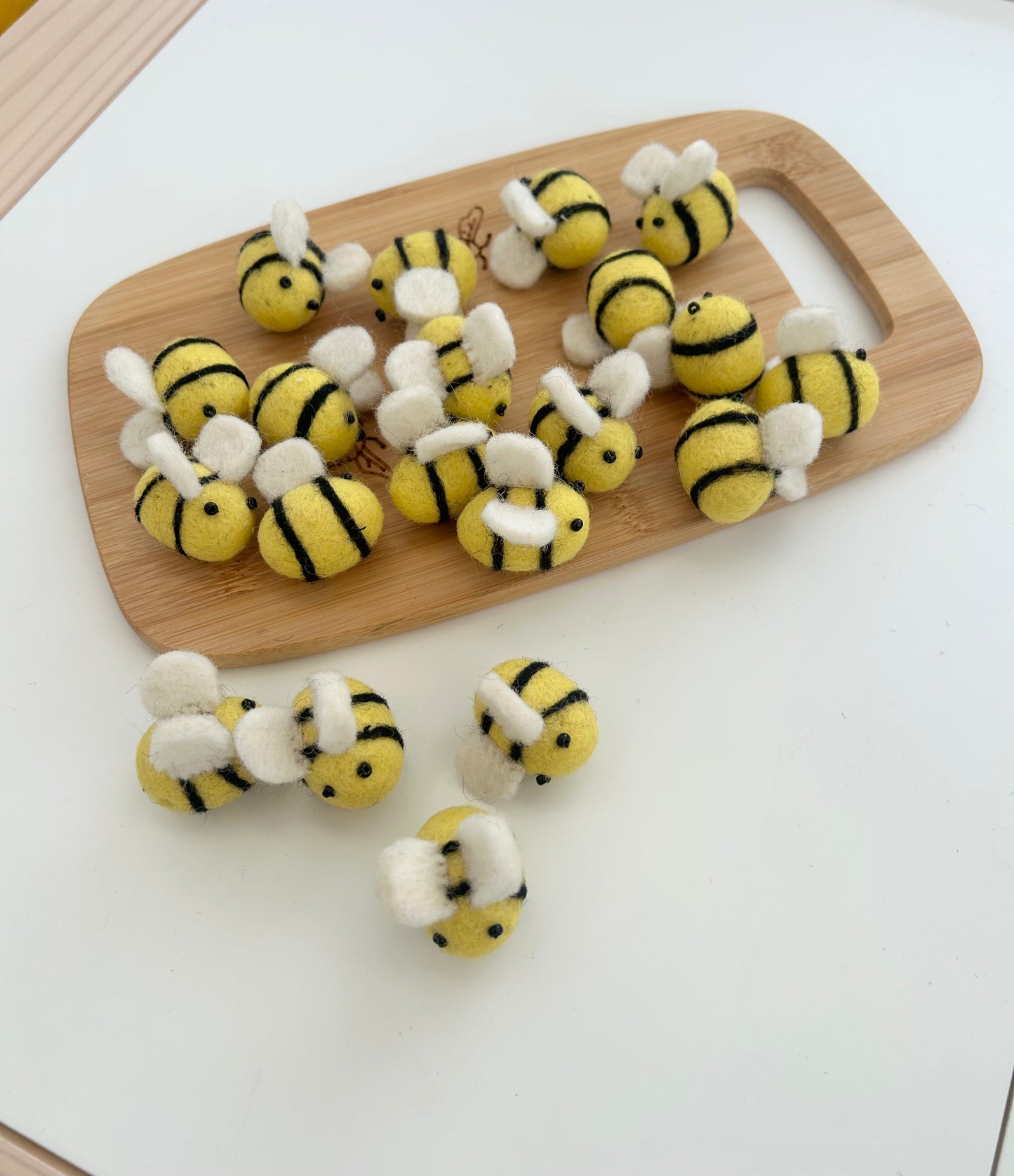 Felt bee