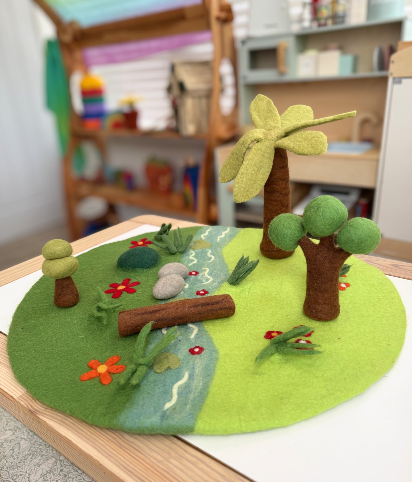 Felt jungle play mat