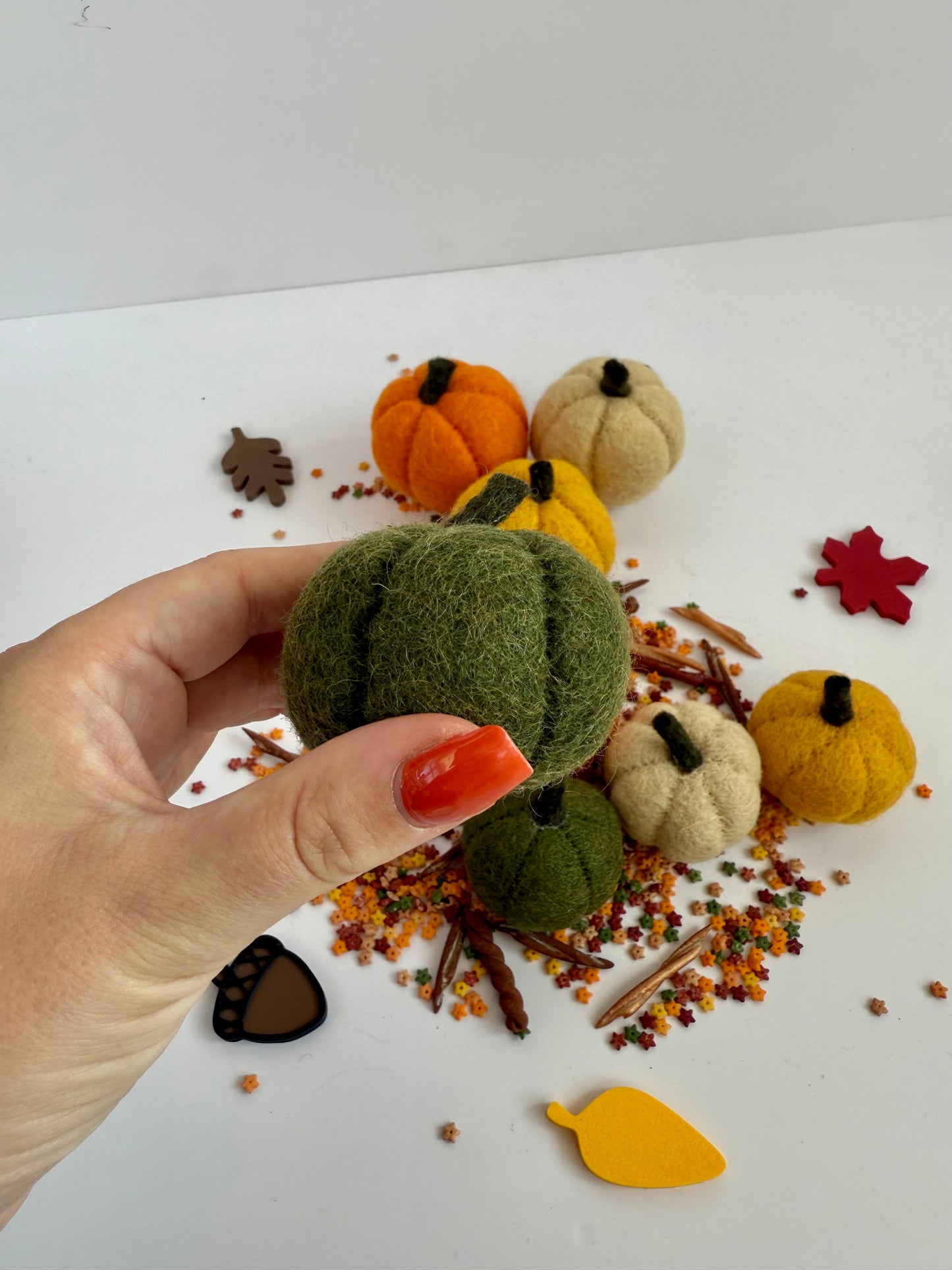 Felt pumpkins