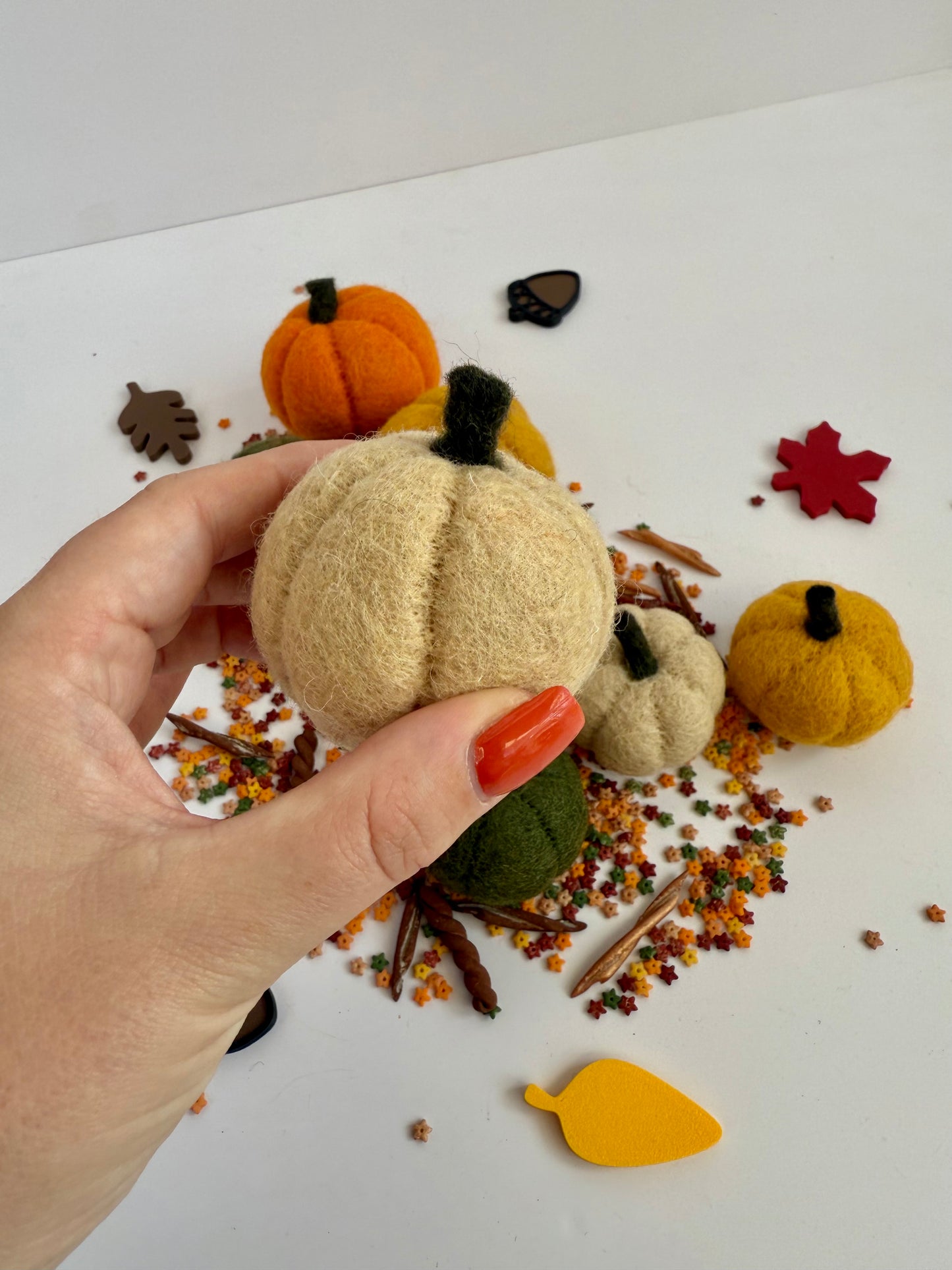 Felt pumpkins