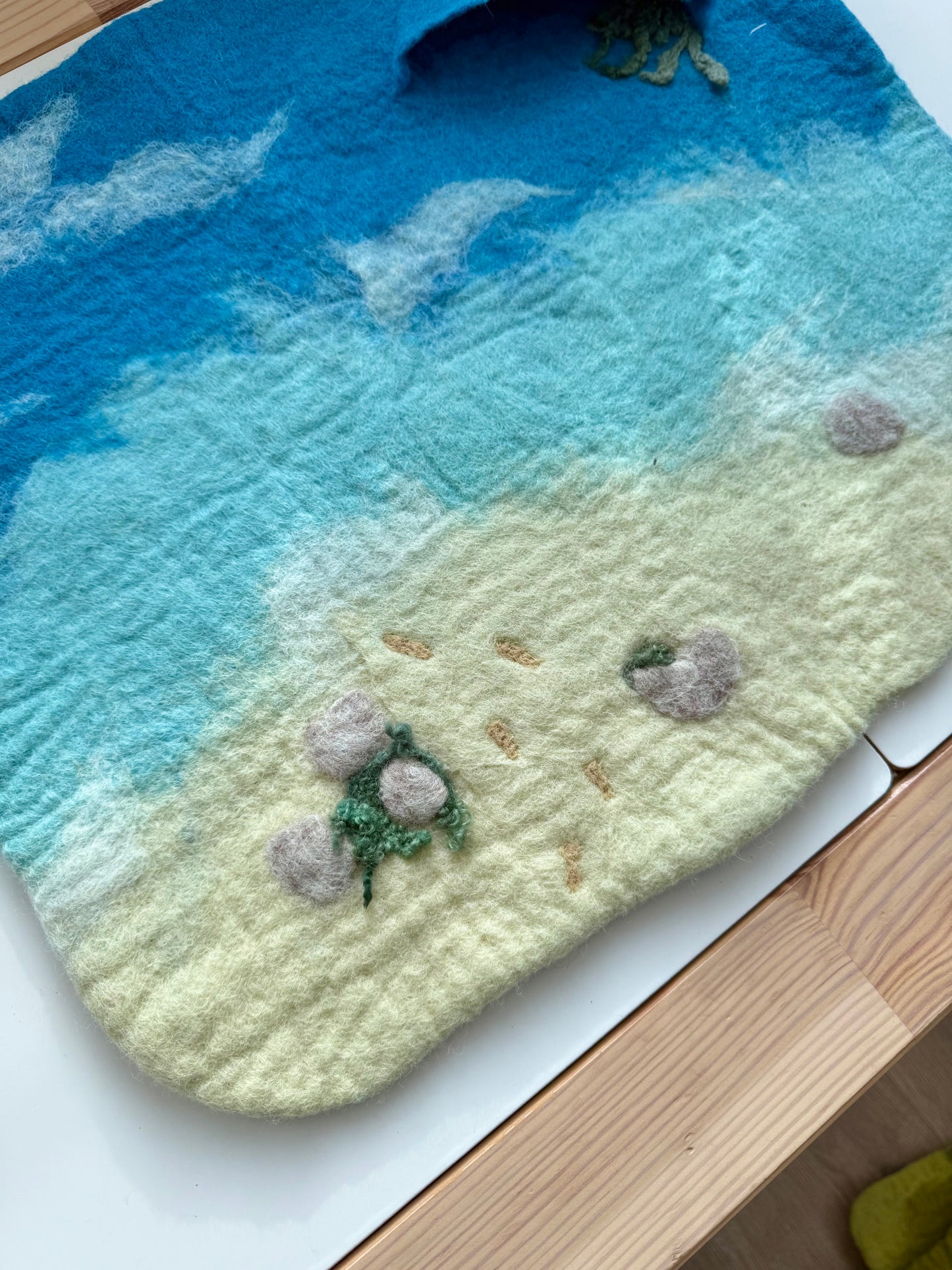Beach felt play mat