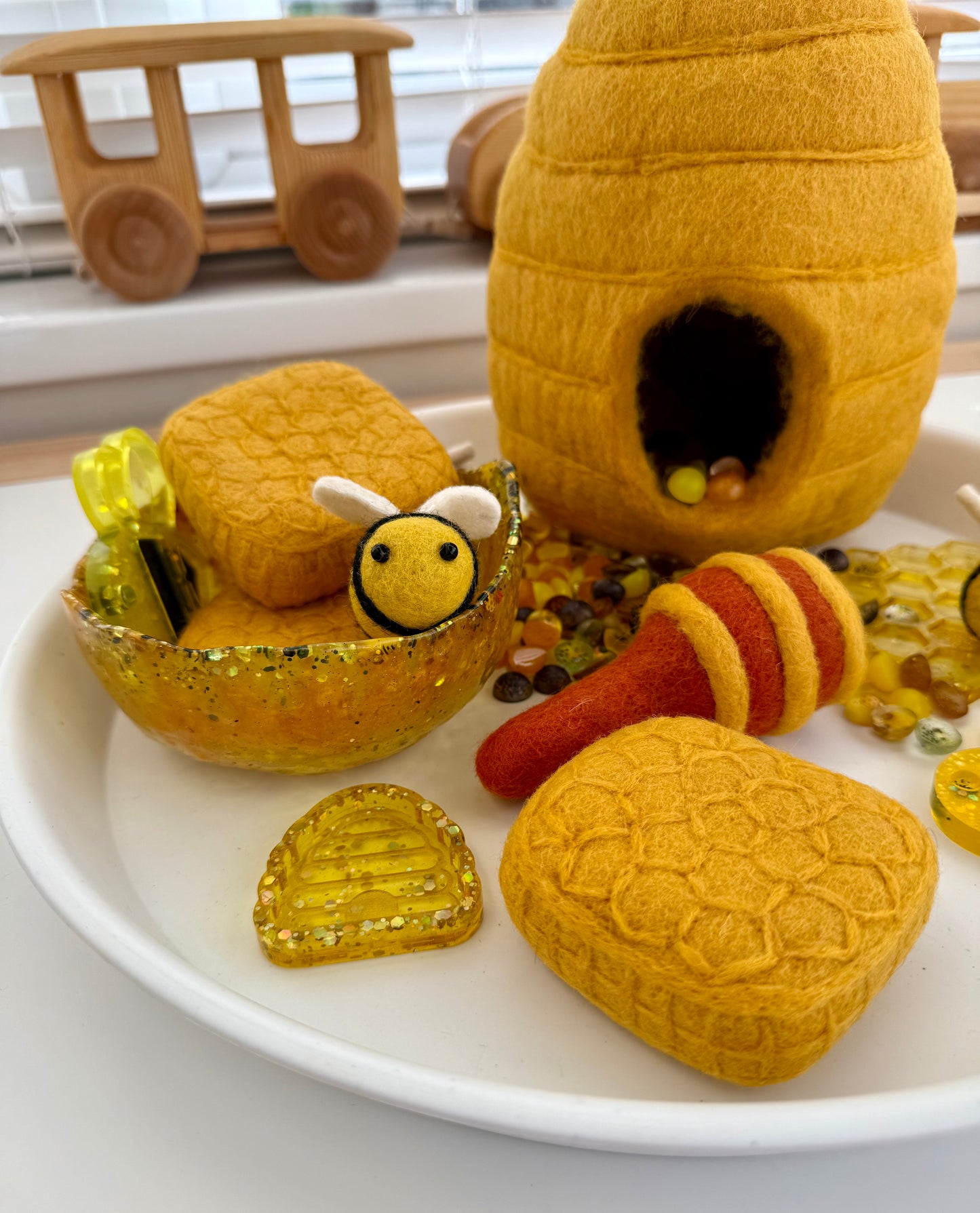Felt honey dipper