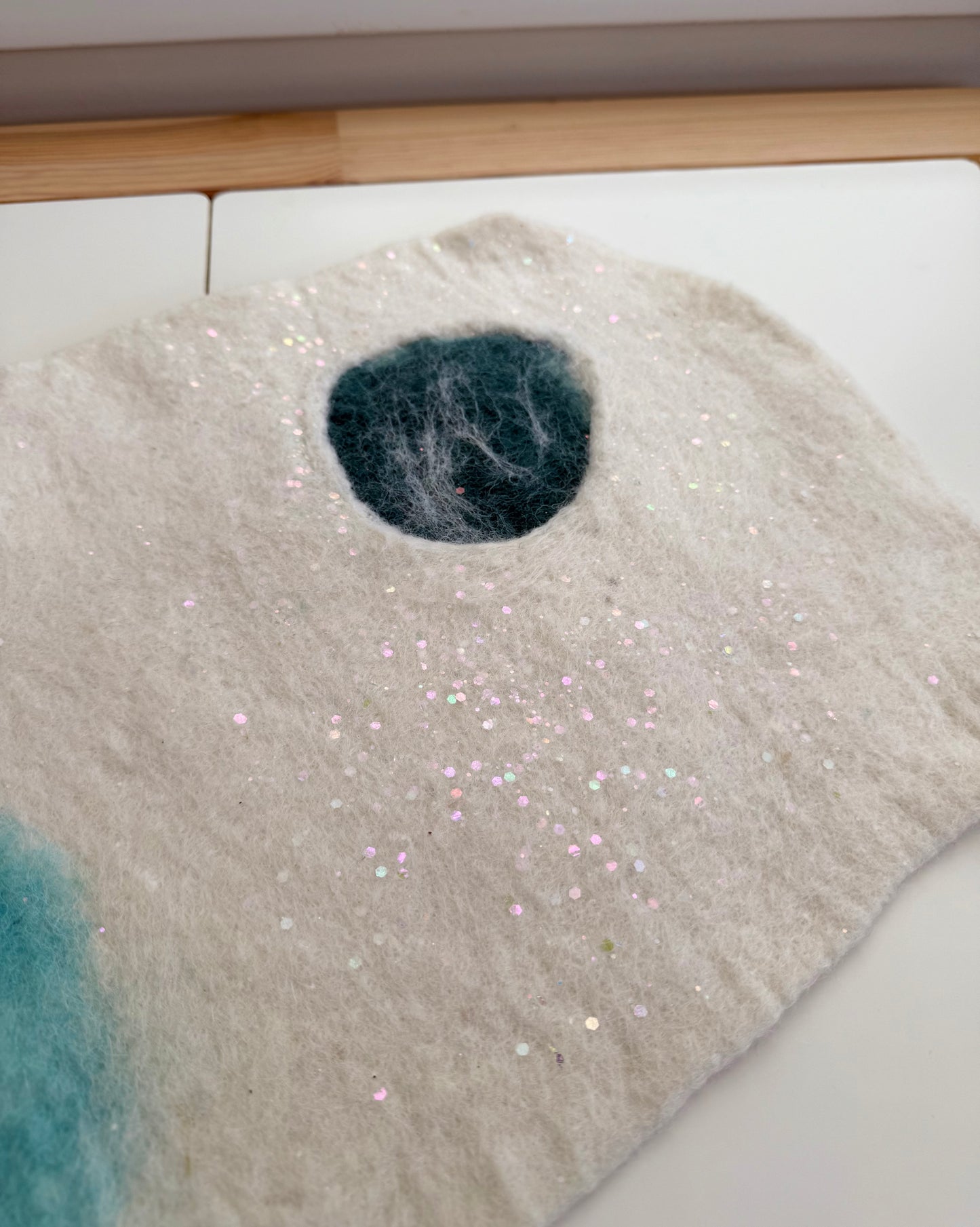 Medium felt polar mat