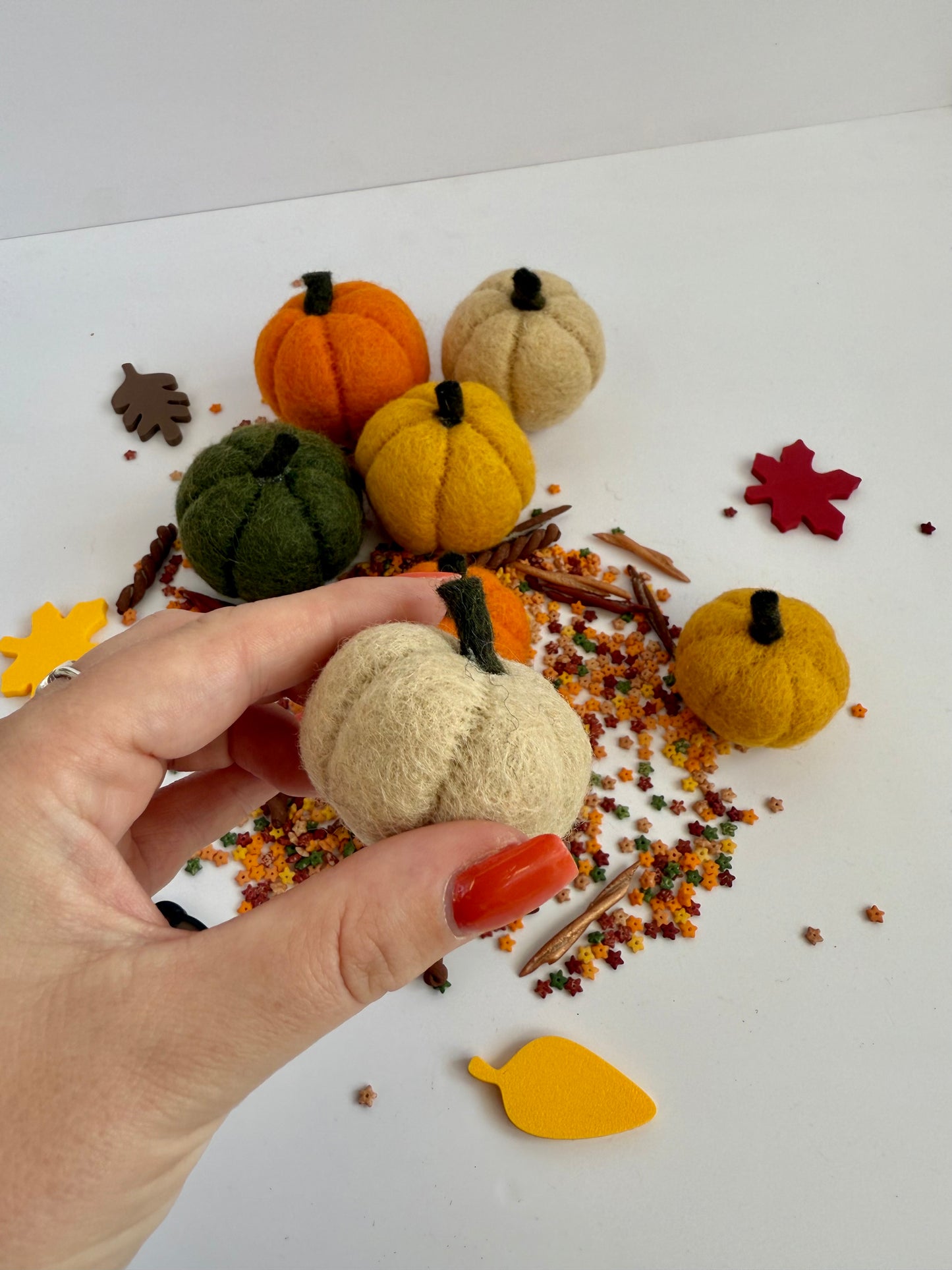Felt pumpkins