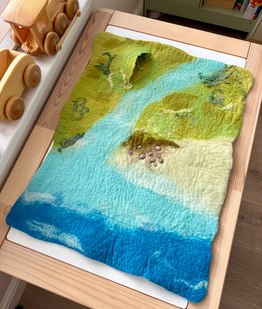 Land and water felt play mat