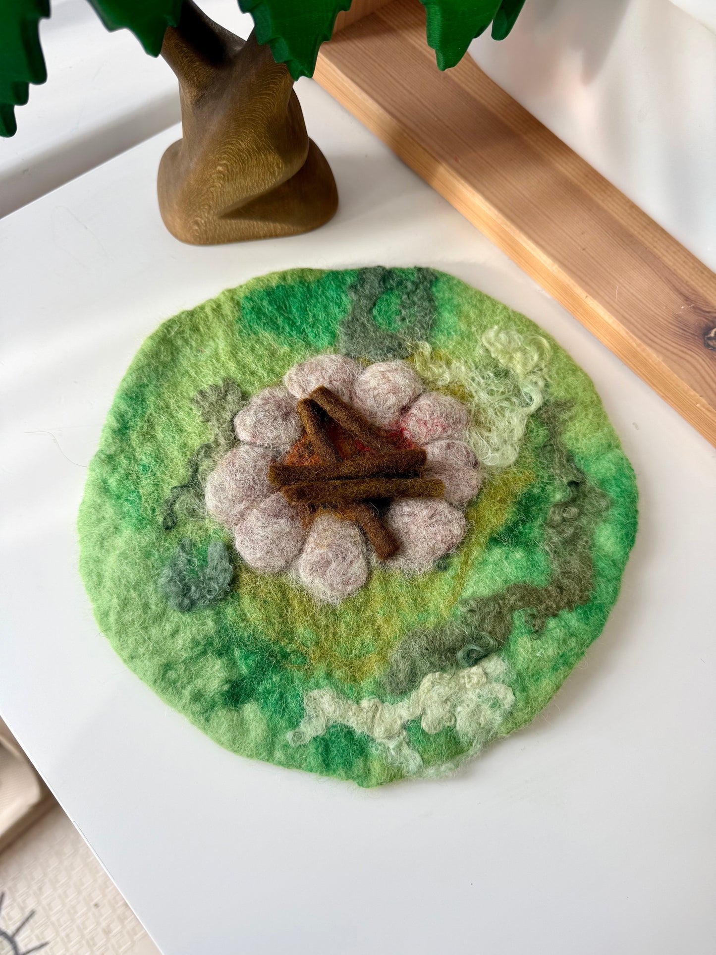 Felt mini campfire play mat