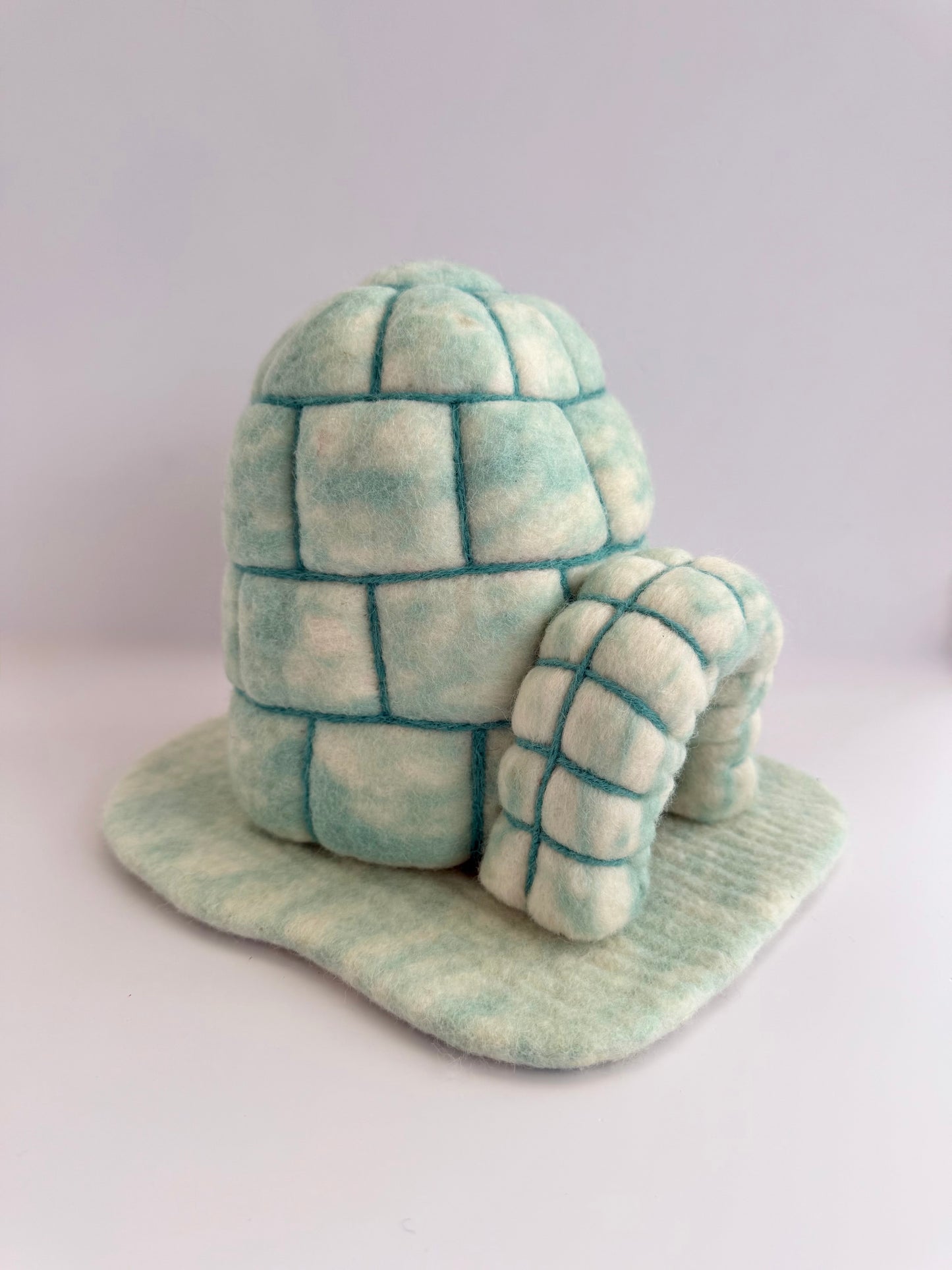 Felt igloo