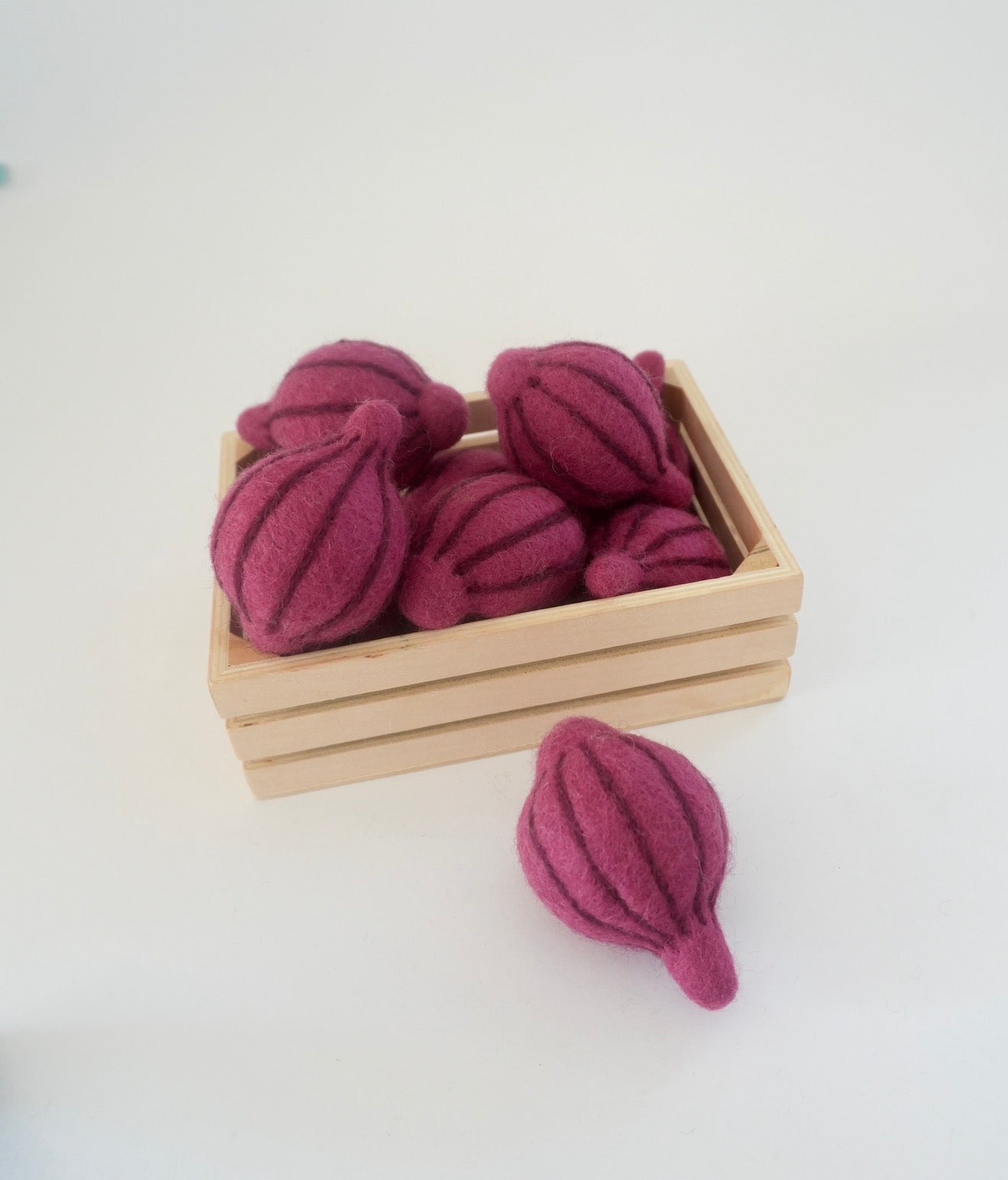 Felt Red Onion