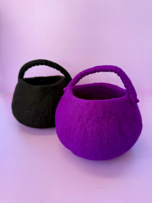 Felt cauldron