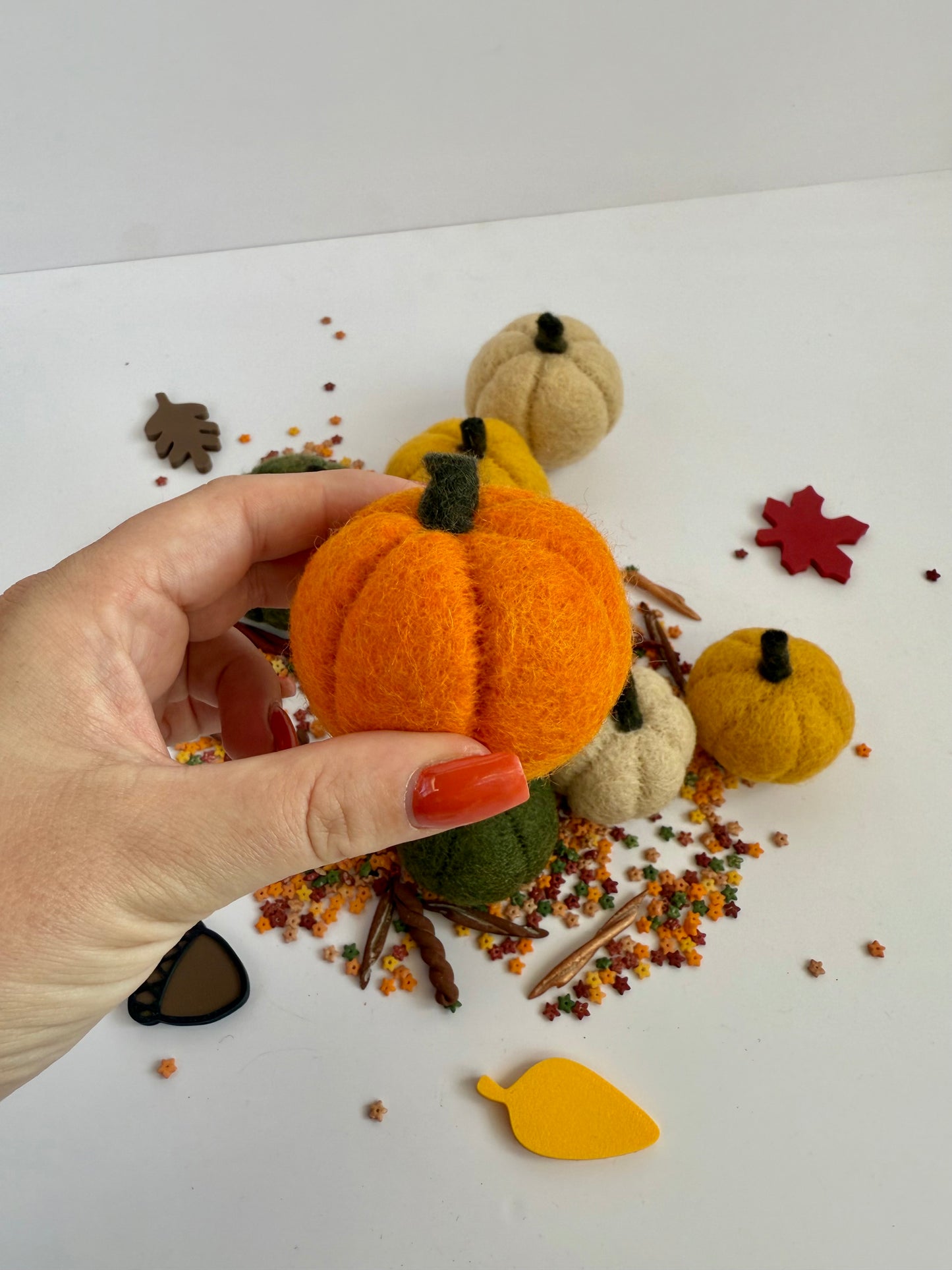 Felt pumpkins