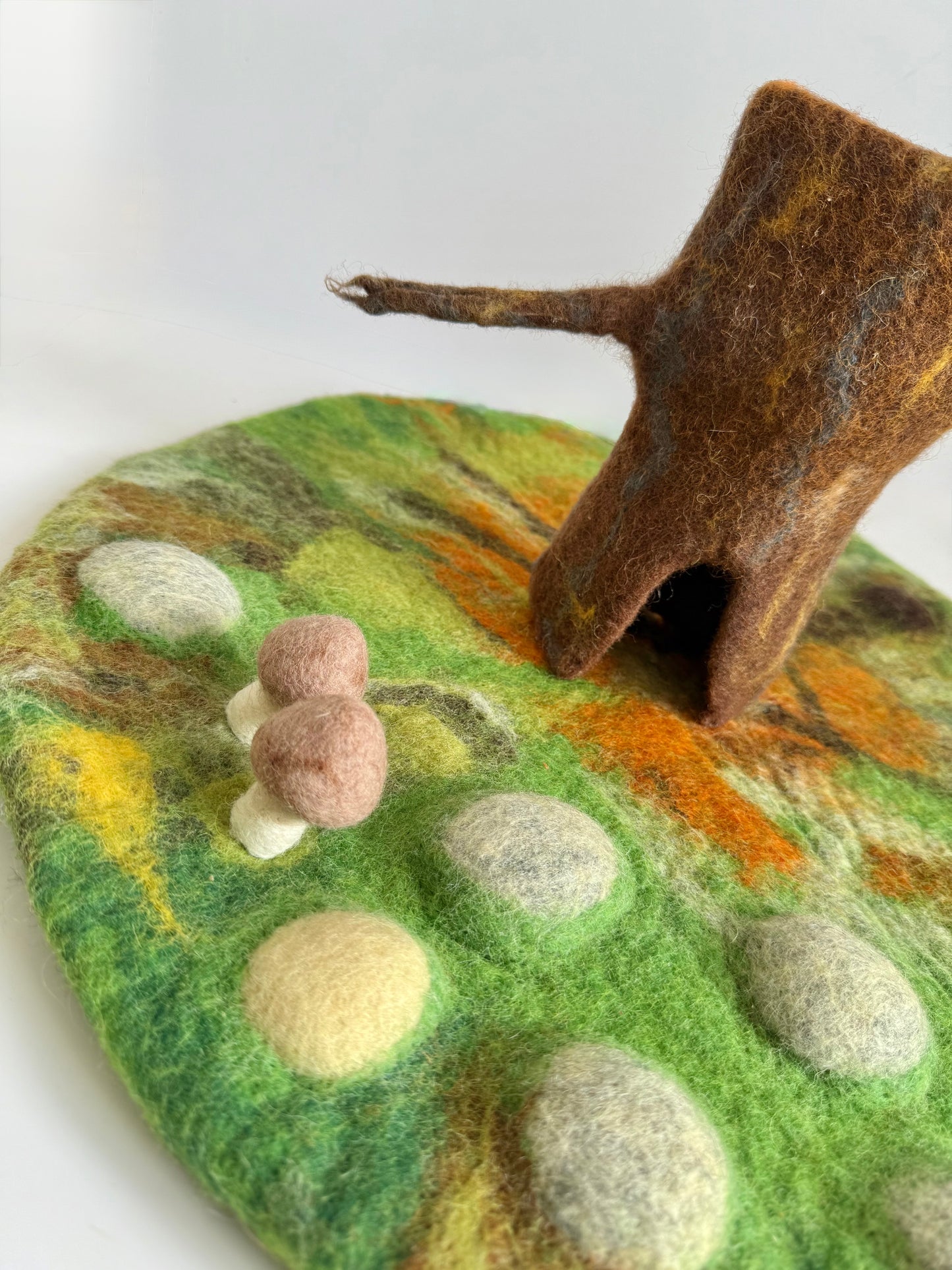 Woodland tree play mat