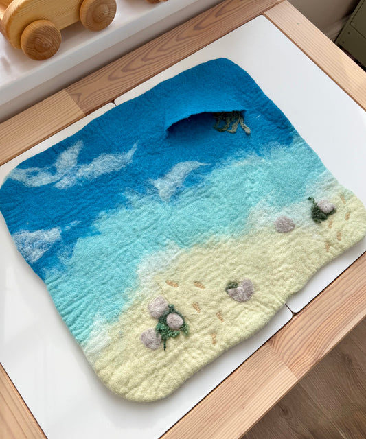 Beach felt play mat