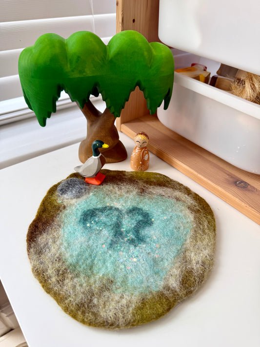 Icy mini felt play pond