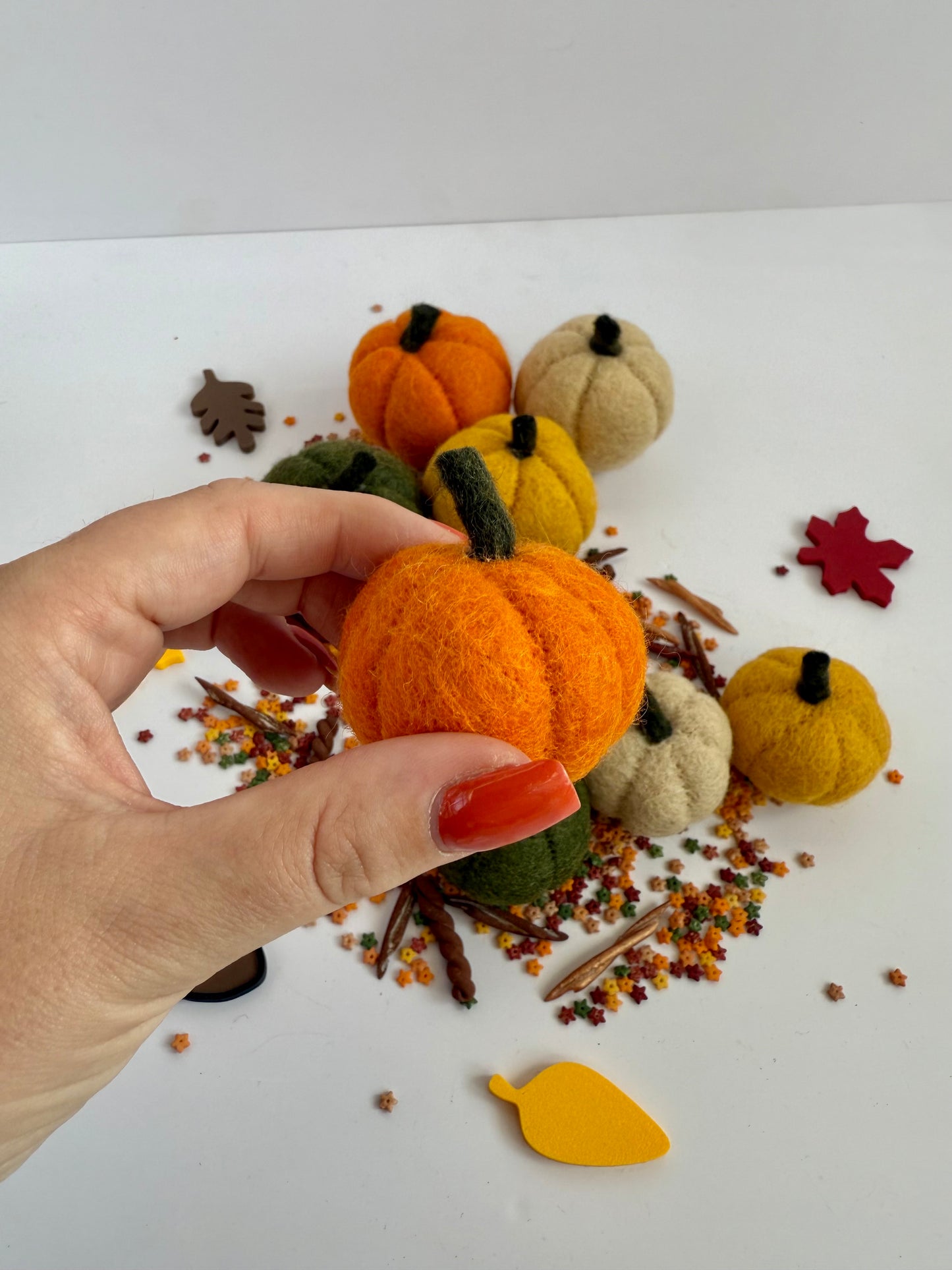 Felt pumpkins