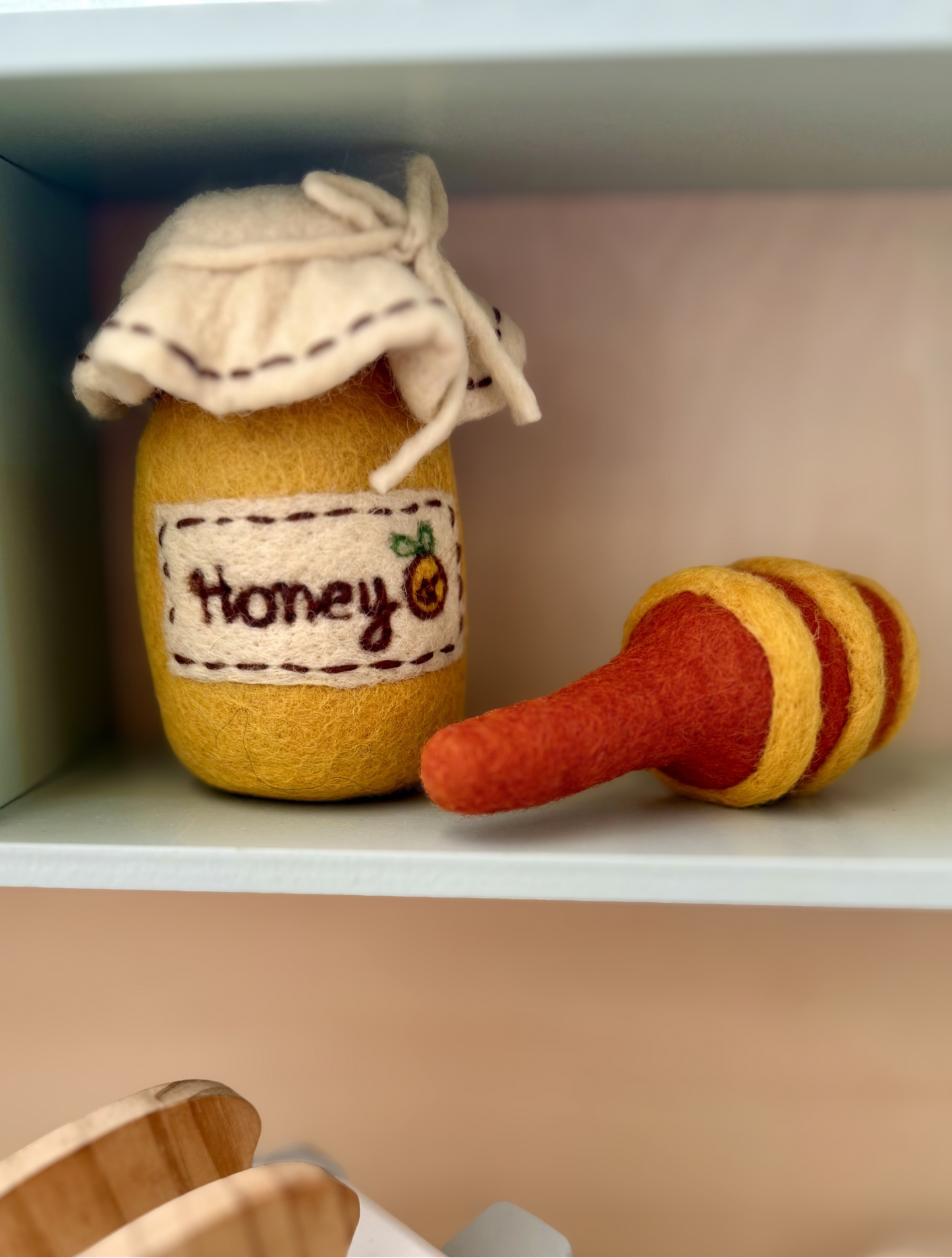 Felt honey jar with removable lid