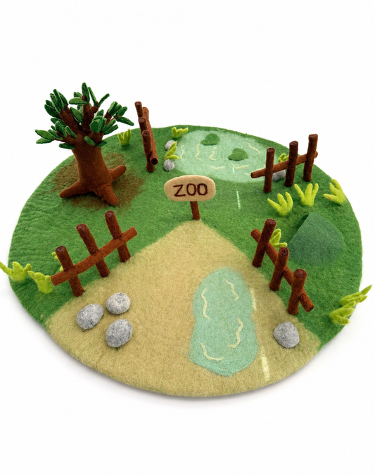 Felt zoo playmat